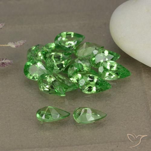 Gemas de Granate tsavorita Verde claro natural de 3.33 ct, En forma de pera, VS