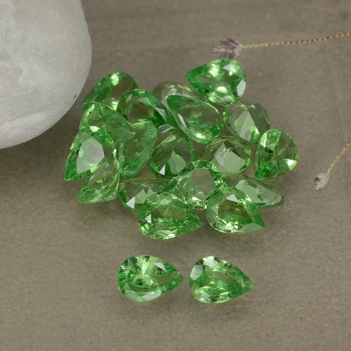 Gemas de granate tsavorita verde natural de 2,99 ct, en forma de pera, VS