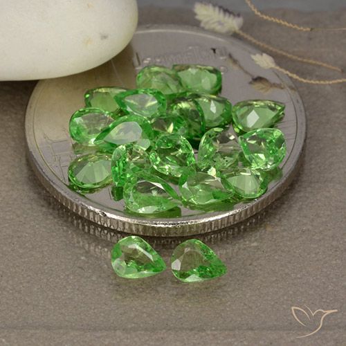 2.48ctw Natural Verde vivo Granate tsavorita, En forma de pera, VS