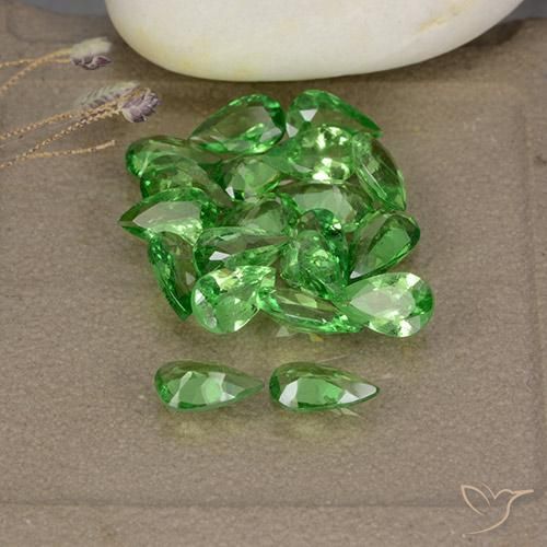 Gemas de Granate tsavorita Verde medio natural de 3.47 ct, En forma de pera, VS