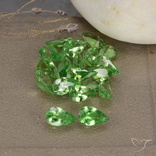 3.64ctw Natural Verde medio Granate tsavorita, En forma de pera, VS