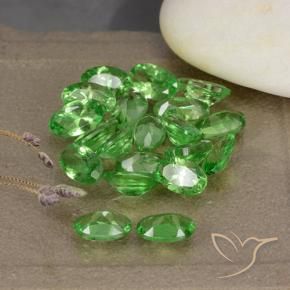 Gemas de Granate tsavorita Verde intenso natural de 4.86 ct, Ovalada, VS