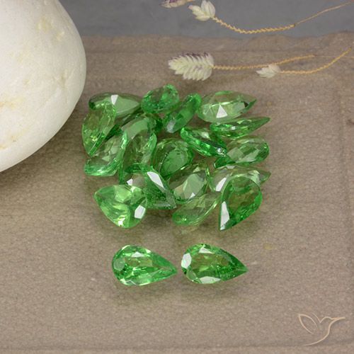 3.30ctw Natural Verde medio Granate Tsavorita, En forma de pera, VS