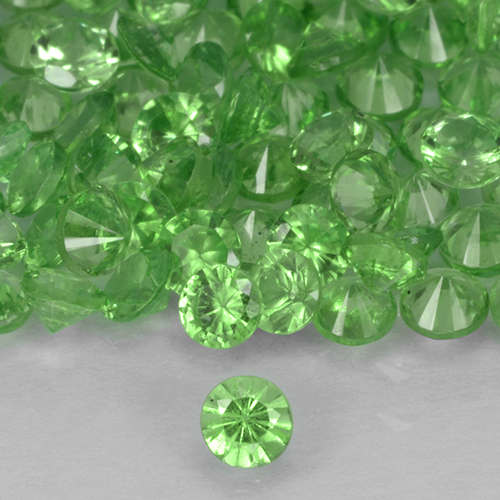 Granate tsavorita Verde vivo natural de 0.06 ct, Redondo, VS