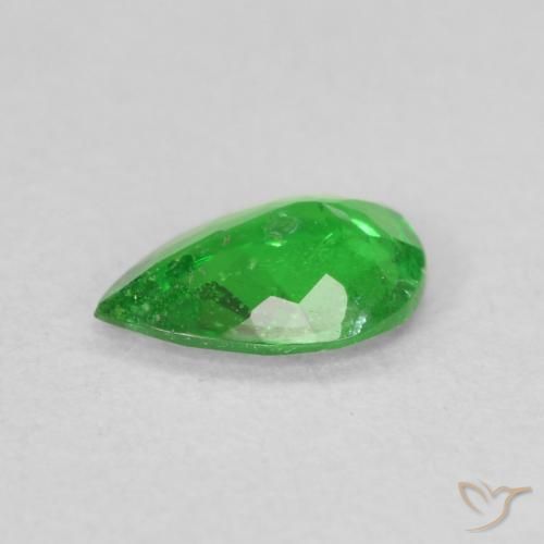 Granate tsavorita Verde medio natural de 0.53 ct, En forma de pera, SI