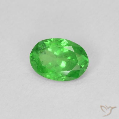 Granate tsavorita Verde medio natural de 0.71 ct, Ovalada, VS-SI