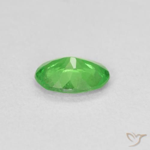 Granate tsavorita Verde medio natural de 0.71 ct, Ovalada, VS-SI