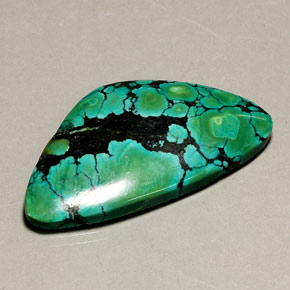 Turquesa verde natural de 31,36 ct, forma elegante, opaco