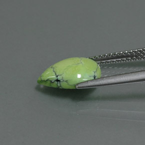Turquesa verde natural de 1,75 ct, en forma de pera, opaco