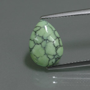 Turquesa verde natural de 2,41 ct, en forma de pera, opaco