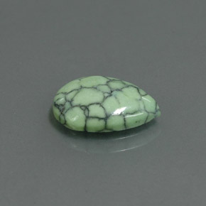 Turquesa verde natural de 2,41 ct, en forma de pera, opaco