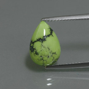 Turquesa verde natural de 2,60 ct, en forma de pera, opaco