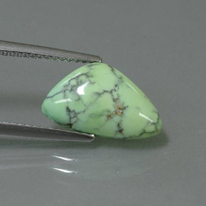 Turquesa verde natural de 2,71 ct, forma elegante, opaco