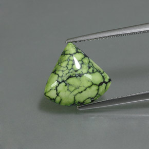 Turquesa verde natural de 2,93 ct, forma elegante, opaco