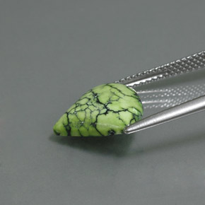 Turquesa verde natural de 2,93 ct, forma elegante, opaco