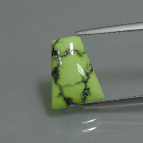 Turquesa verde natural de 2,62 ct, forma elegante, opaco