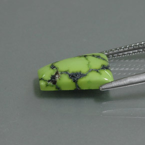 Turquesa verde natural de 2,62 ct, forma elegante, opaco