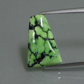 Turquesa verde natural de 2,84 ct, forma elegante, opaco