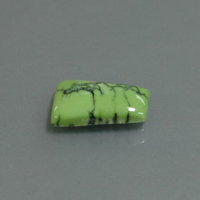 Turquesa verde natural de 2,06 ct, forma elegante, opaco