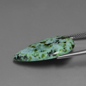 Turquesa verde natural de 8,44 ct, en forma de pera, opaco