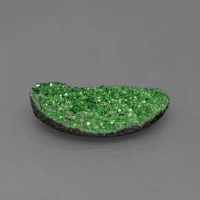 Granate Uvarovita Druzy Verde natural de 3.78 ct, Forma elegante, Opaco