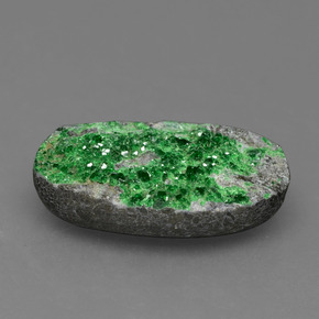 Granate Uvarovita Druzy Verde natural de 7.39 ct, Forma elegante, Opaco