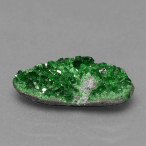 Granate Uvarovita Druzy Verde natural de 3.57 ct, Forma elegante, Opaco