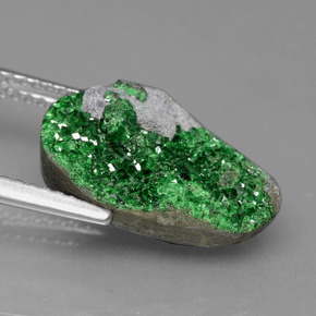 Granate Uvarovita Druzy Verde natural de 6.64 ct, Forma elegante, Opaco