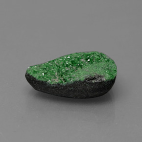 Granate Uvarovita Druzy Deep Earthy Green natural de 4.86 ct, Elegante, Opaco
