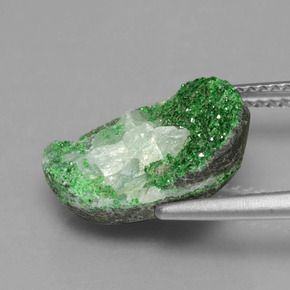 Drusa de uvarovita verde natural de 8,99 ct, forma elegante, opaco