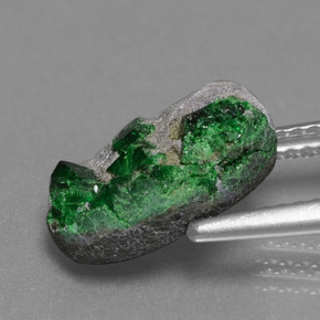 Drusa de uvarovita verde natural de 4,02 ct, forma elegante, opaco