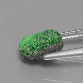 Granate Uvarovita Druzy Verde natural de 2.39 ct, Forma elegante, Opaco