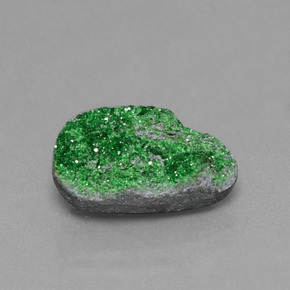 Granate Uvarovita Druzy Verde natural de 8.29 ct, Forma elegante, Opaco