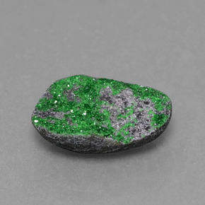 Granate Uvarovita Druzy Verde natural de 3.14 ct, Forma elegante, Opaco