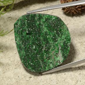 Granate Uvarovita Druzy Verde natural de 34.35 ct, Forma elegante, Opaco