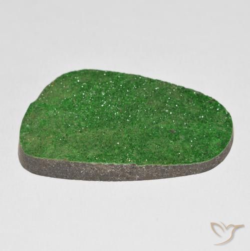 Granate Uvarovita Druzy Verde claro natural de 77.73 ct, Elegante, Opaco