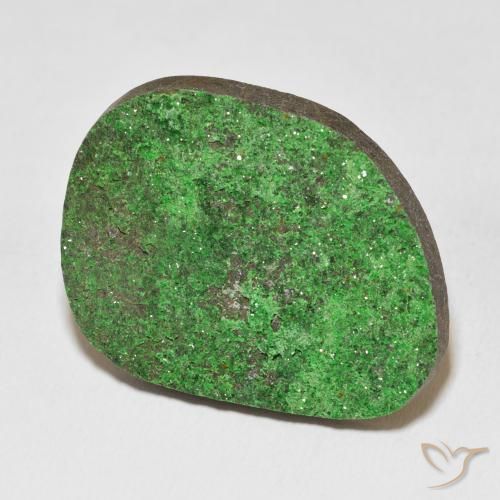 Granate Uvarovita Druzy Verde claro natural de 49.54 ct, Elegante, Opaco