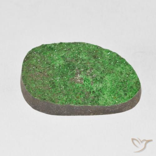 Granate Uvarovita Druzy Verde claro natural de 49.54 ct, Elegante, Opaco