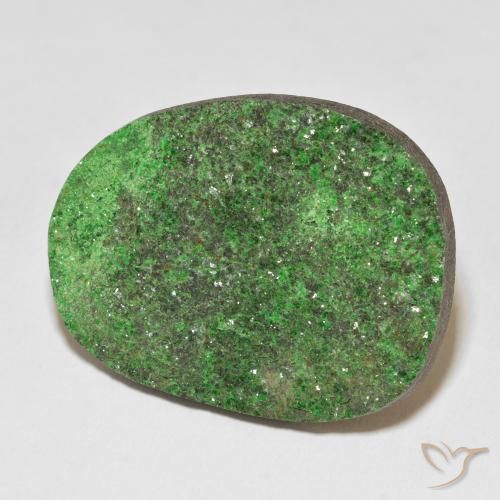 Granate Uvarovita Druzy Verde medio natural de 47.54 ct, Elegante, Opaco