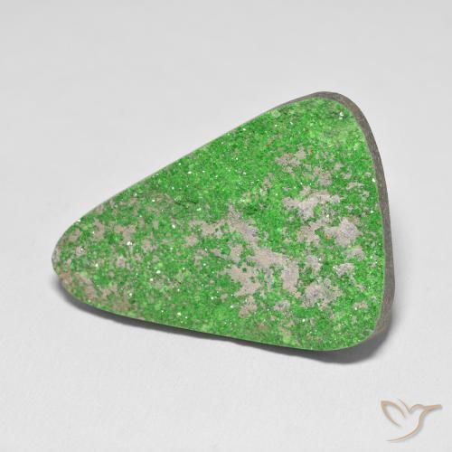 Granate Uvarovita Druzy Verde natural de 52.58 ct, Trillón, Opaco
