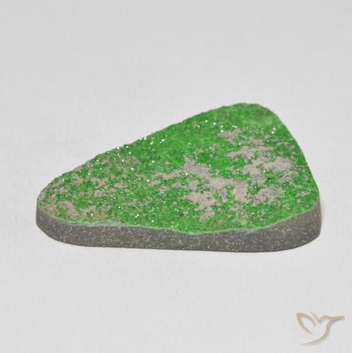 Granate Uvarovita Druzy Verde natural de 52.58 ct, Trillón, Opaco