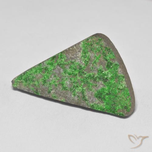 Granate Uvarovita Druzy Verde lima natural de 54.05 ct, Elegante, Opaco