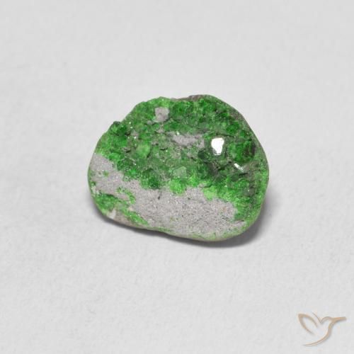 Granate Uvarovita Druzy Verde medio natural de 5.25 ct, Elegante, Opaco