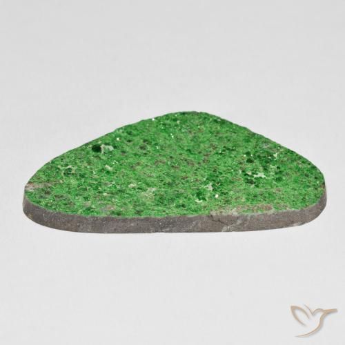 Granate Uvarovita Druzy Verde trébol natural de 56.13 ct, Elegante, Opaco