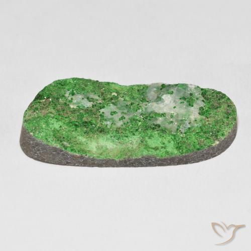 Granate Uvarovita Druzy Verde medio natural de 50.60 ct, Elegante, Opaco
