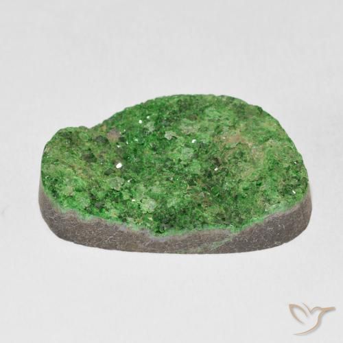 Granate Uvarovita Druzy Verde medio natural de 46.78 ct, Elegante, Opaco