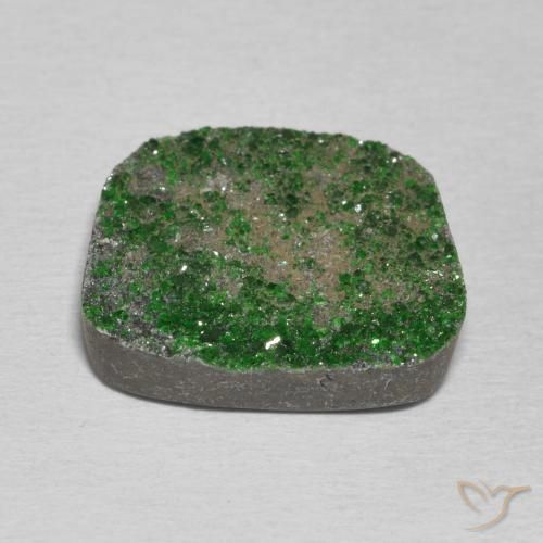 Granate Uvarovita Druzy Verde oscuro natural de 14.90 ct, Elegante, Opaco