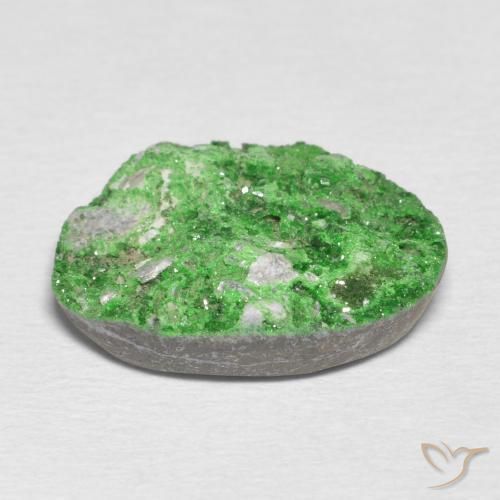 Granate Uvarovita Druzy Verde claro natural de 11.57 ct, Elegante, Opaco
