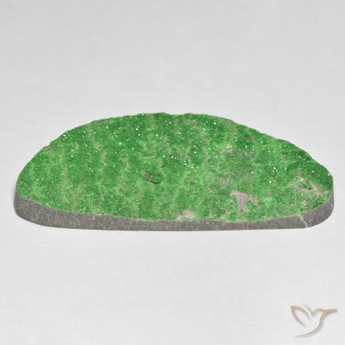 Granate Uvarovita Druzy Verde eléctrico natural de 62.25 ct, Elegante, Opaco