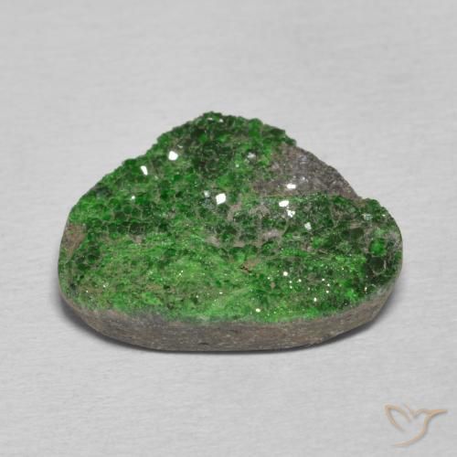 Granate Uvarovita Druzy Verde oscuro natural de 12.59 ct, Elegante, Opaco
